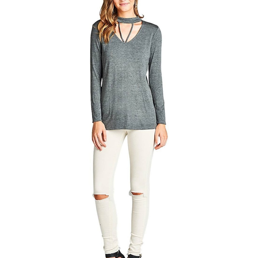 Online Exclusive Gray V-Cutout Top - Picture 2 of 3
